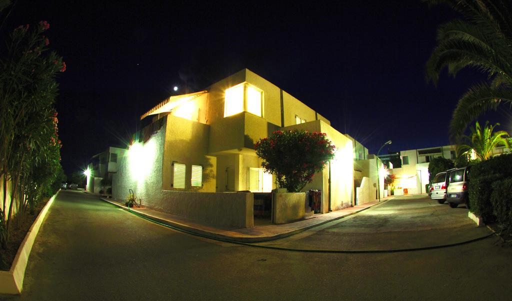 Hotel Villaggio Club Altalia Residence Brancaleone Екстер'єр фото