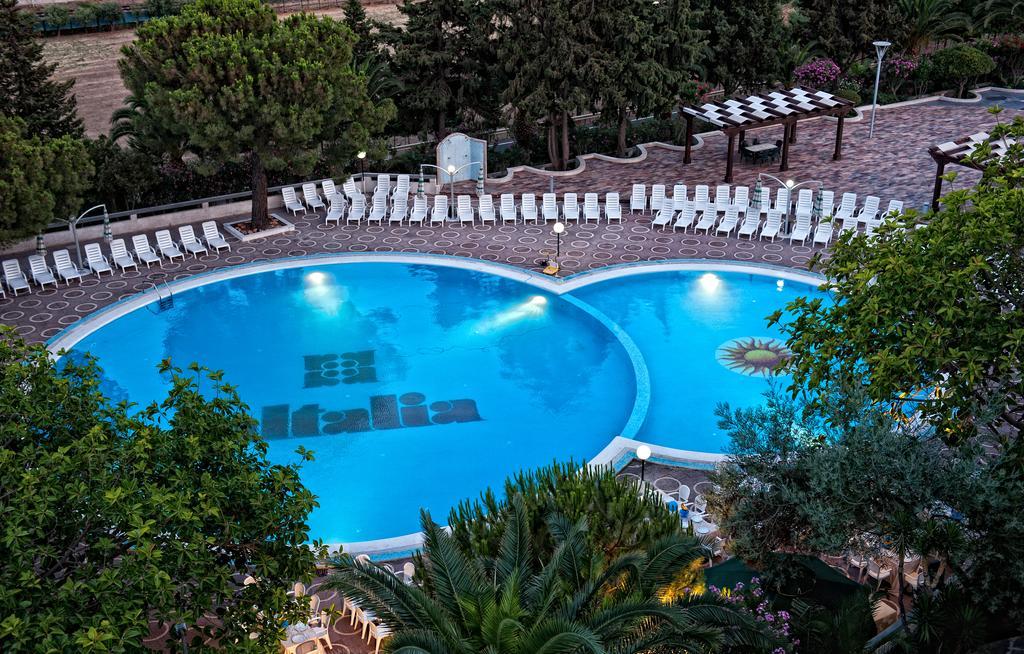 Hotel Villaggio Club Altalia Residence Brancaleone Екстер'єр фото