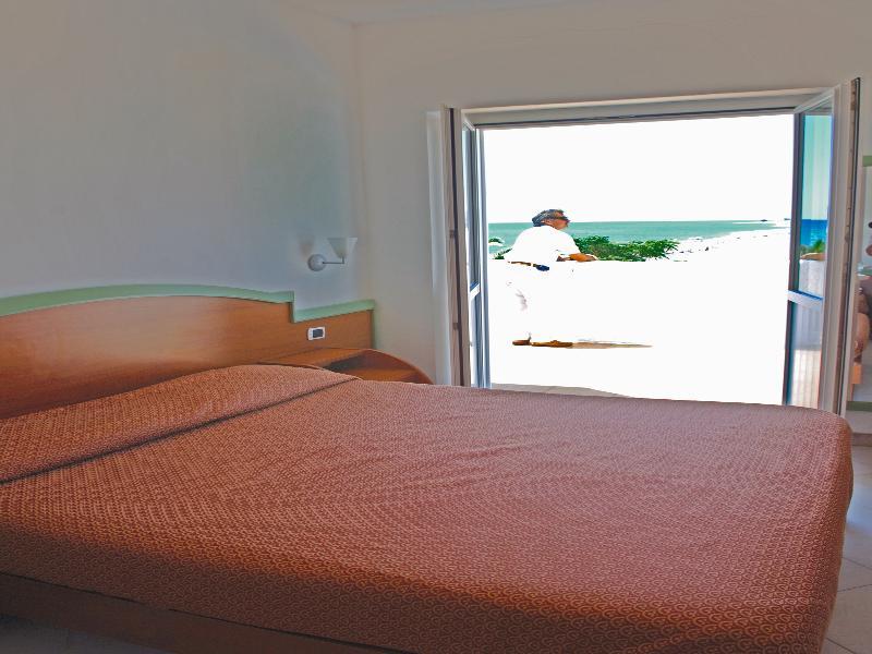 Hotel Villaggio Club Altalia Residence Brancaleone Екстер'єр фото